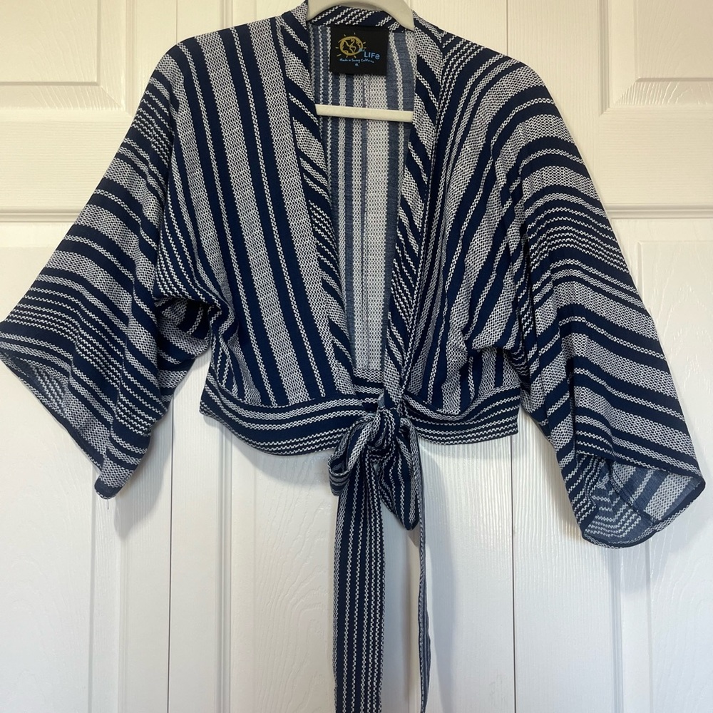 Planet Blue. Blue Lifey Tie front crop top in navy and white. Size Medium.